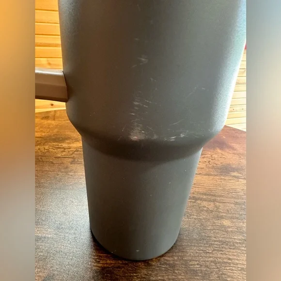 Stanley Adventure Quencher 40 oz Tumbler Cup W Straw COAL - perfect fall color - Picture 8 of 10